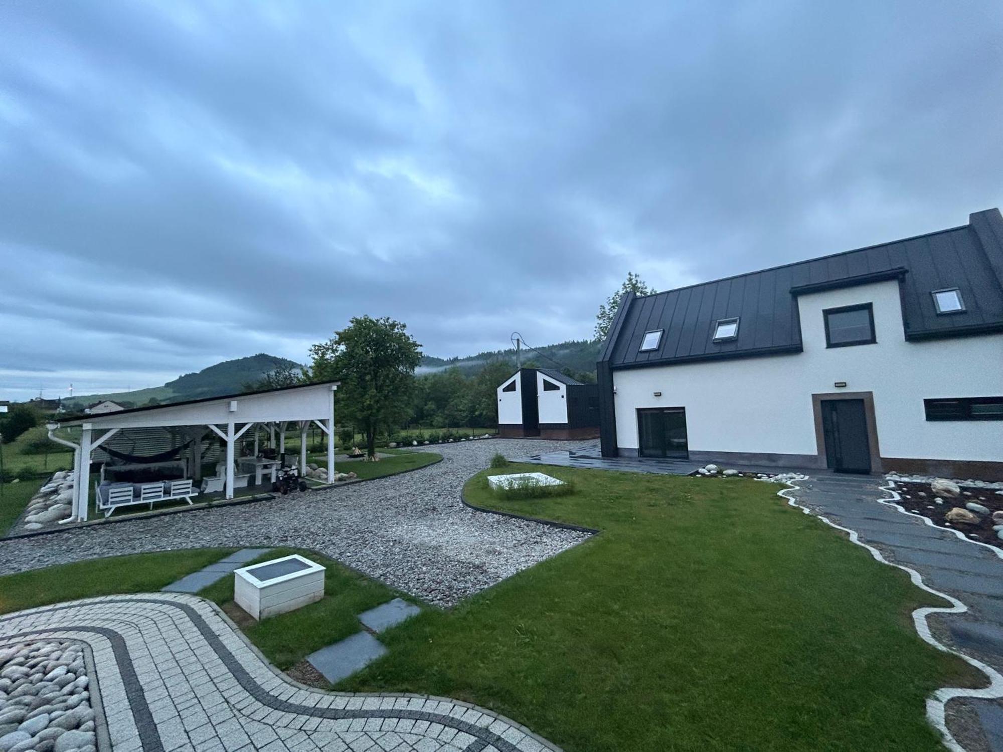 Black & White Houses Niedzica Экстерьер фото